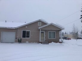 711 B St in Fairbanks, AK - Building Photo