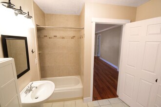 300 E 400 S, Unit Apt. #2 in Springville, UT - Foto de edificio - Building Photo