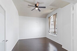 23307 W Pine Ivy Ln in Tomball, TX - Building Photo - Building Photo
