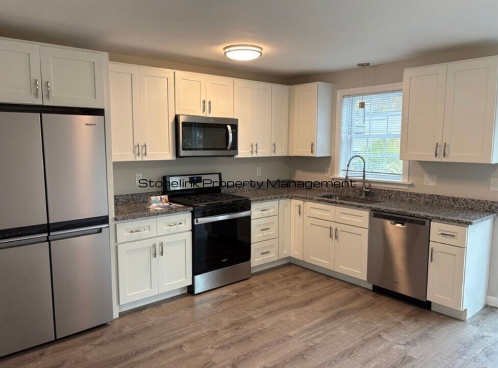 20 Klondike St in Providence, RI - Building Photo