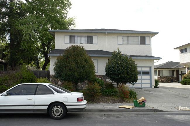 515 Harrison Ave in Redwood City, CA - Building Photo - Building Photo