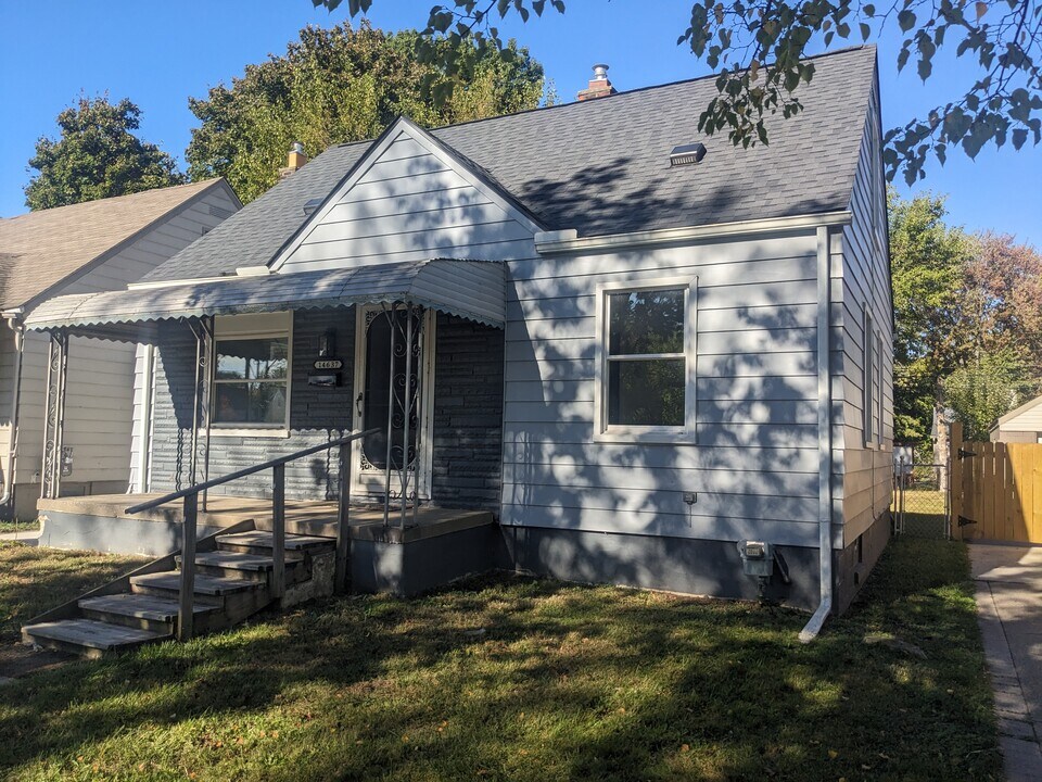 14637 Agnes Ave in Eastpointe, MI - Building Photo