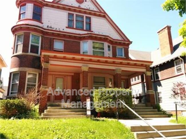 property at 3113 W McKinley Blvd