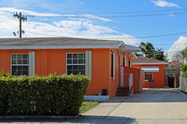 408-414 Malverne Rd in West Palm Beach, FL - Building Photo - Building Photo