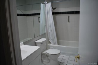 39 Candlestick Ct in Warwick, NY - Building Photo - Building Photo