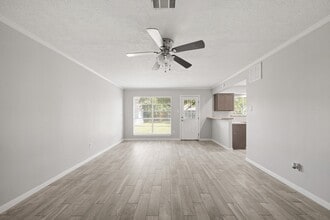 5013 Camden Ln in Pearland, TX - Building Photo - Building Photo