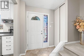 3893 Old Richmond Rd in Ottawa, ON - Building Photo - Building Photo