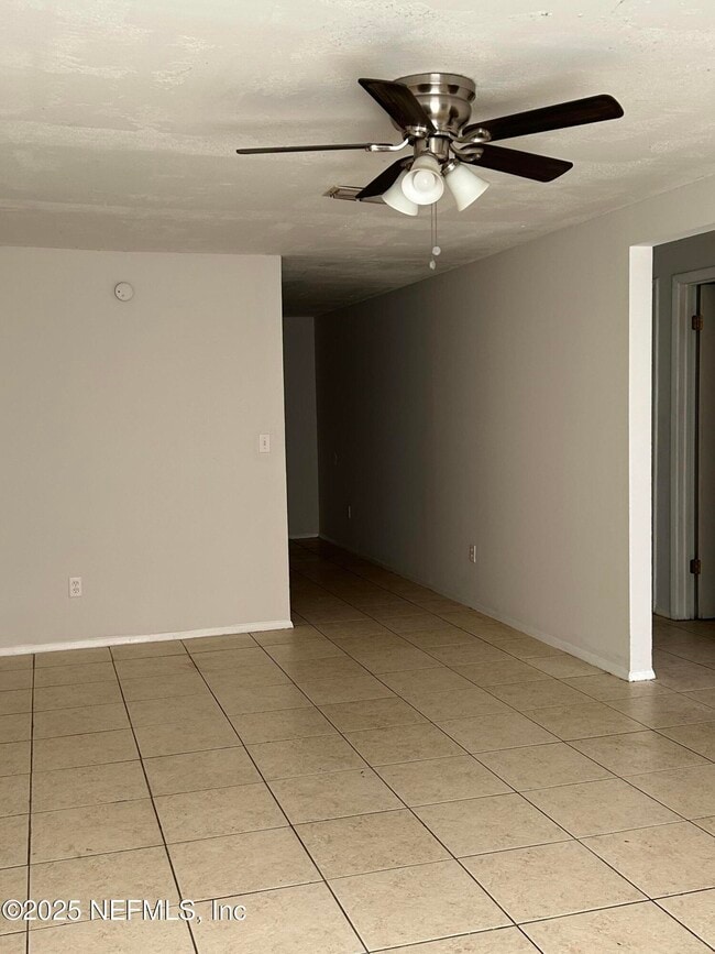 2678 Sunrise Village Dr in Orange Park, FL - Building Photo - Building Photo