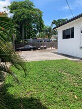 8331 SW 31st St in Miami, FL - Building Photo - Building Photo
