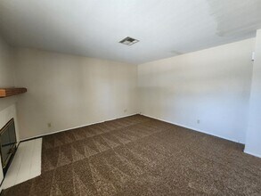 2848 Blue Bonnet Dr in Henderson, NV - Building Photo - Building Photo