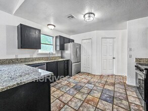 1269 Hilltop Dr in San Marcos, TX - Building Photo - Building Photo