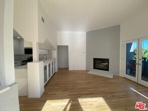 2207 Brenta Pl in Los Angeles, CA - Building Photo - Building Photo