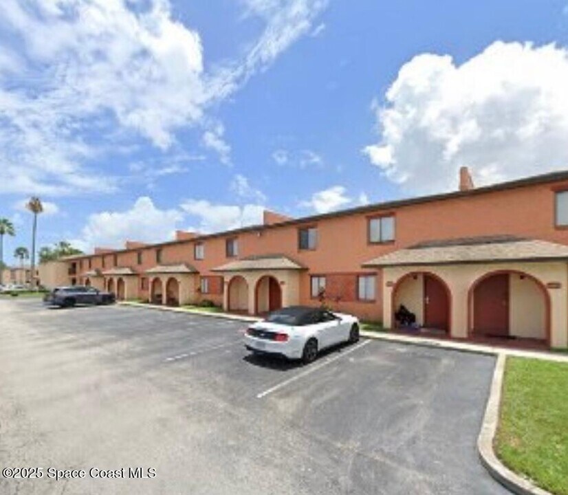 125 San Juan Cir in Melbourne, FL - Building Photo