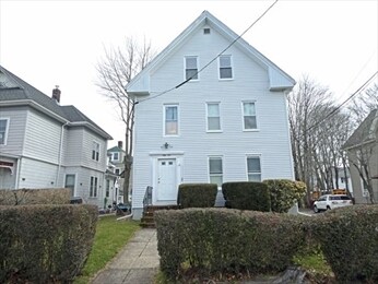 55 Everett St, Unit 3 in Middleboro, MA - Foto de edificio - Building Photo