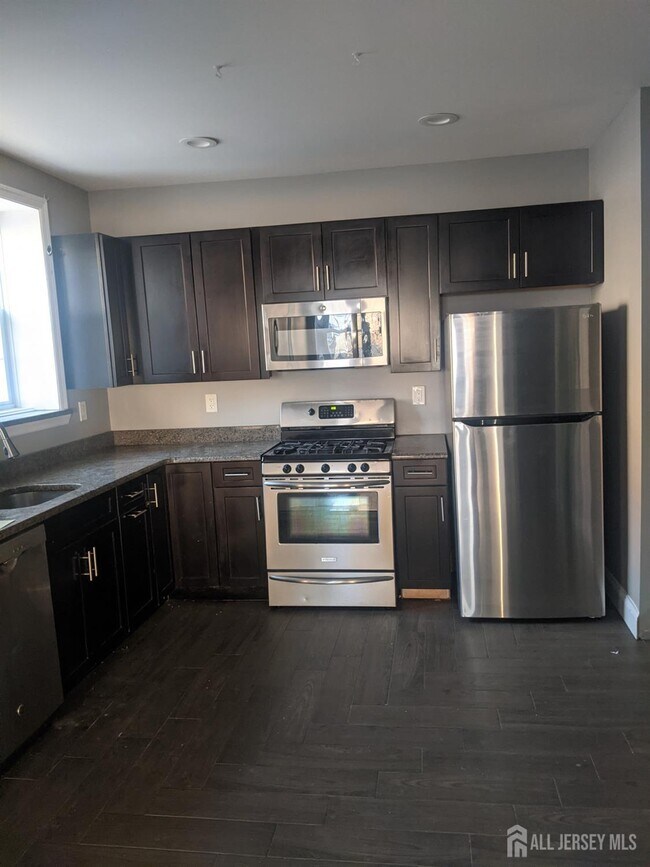 300 Cedar St in South Amboy, NJ - Building Photo - Building Photo