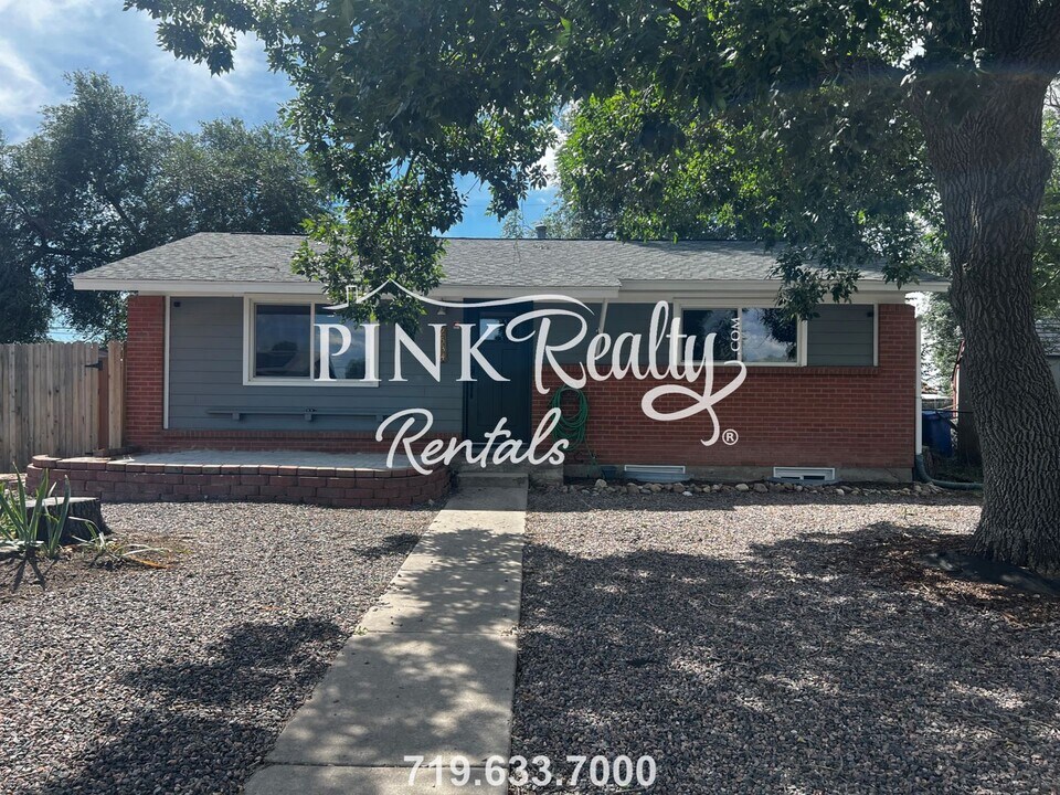 2534 Ivanhoe Dr in Colorado Springs, CO - Building Photo