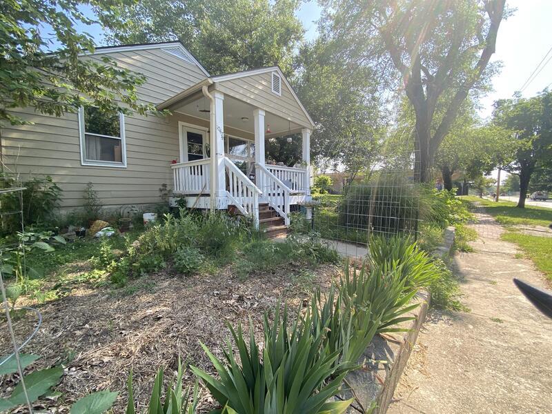 1047 Delaware St in Lawrence, KS - Foto de edificio