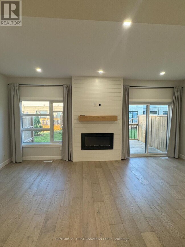 2358 Fair Oaks Blvd in London, ON - Building Photo - Building Photo