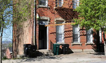 121 Mulberry St in Cincinnati, OH - Foto de edificio - Building Photo