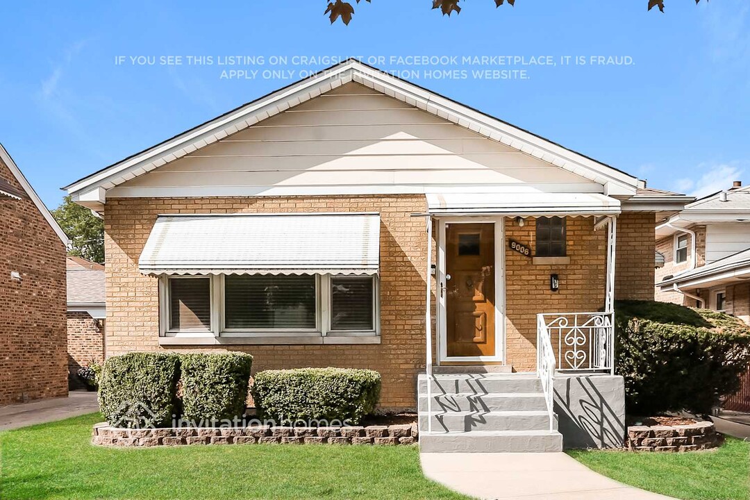 9006 W 22nd Pl in North Riverside, IL - Building Photo