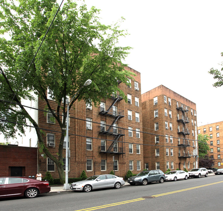 1902 Avenue L in Brooklyn, NY - Foto de edificio