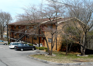 1701-1705 Hutchison Ave in Knoxville, TN - Building Photo - Building Photo