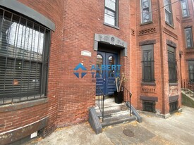 88 Hammond St, Unit 8 Apartamentos