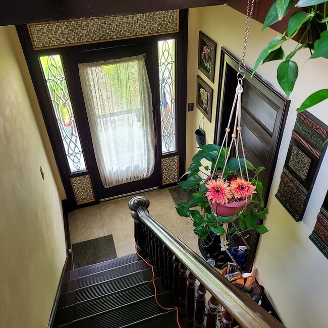 715 N McBride St, Unit 2nd Floor