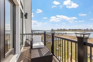 16 Fosters Point in Beverly, MA - Building Photo - Building Photo