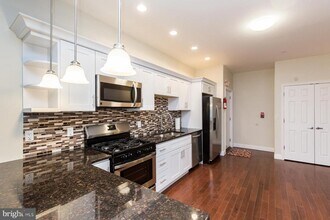 1802 E Huntingdon St in Philadelphia, PA - Building Photo - Building Photo