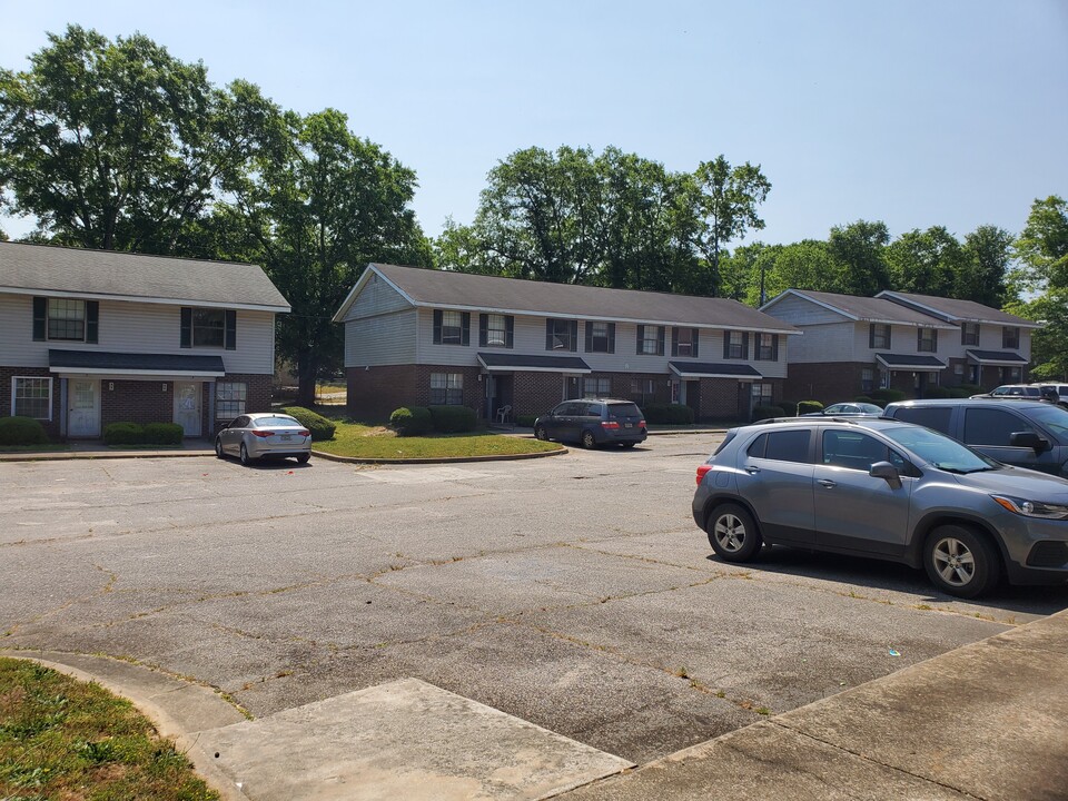 Royston Townhouses in Royston, GA - Building Photo