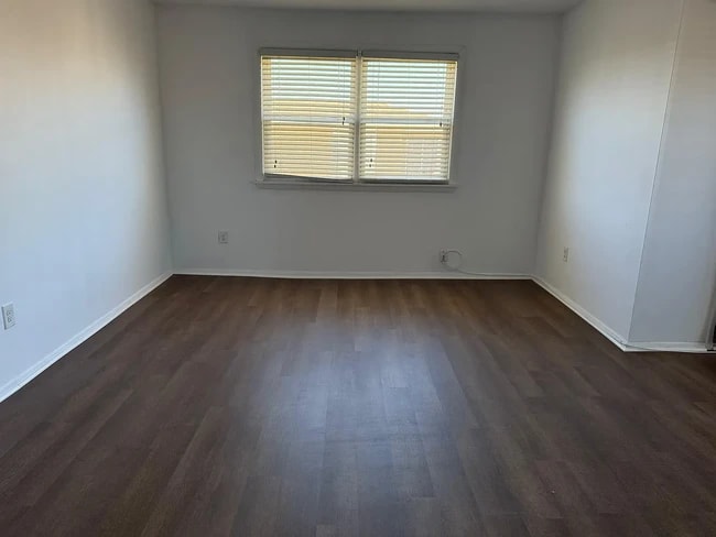 property at 23 Florence Tollgate Pl