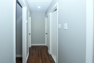 204 E 18th St in Georgetown, TX - Building Photo - Building Photo