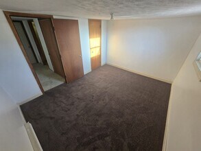 11 Watertown Rd in Waterford, OH - Building Photo - Building Photo