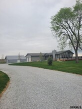 450 La Platte Rd in Bellevue, NE - Foto de edificio - Building Photo