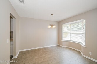 7850 Blank Dr N in Jacksonville, FL - Building Photo - Building Photo