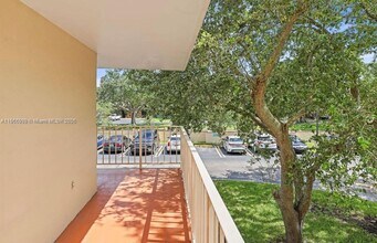 13100 SW 92nd Ave in Miami, FL - Building Photo - Building Photo