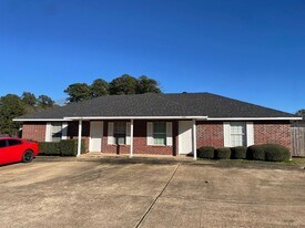 1106 Sybil Dr in Ruston, LA - Building Photo