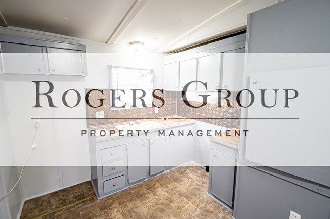 1592 Coachway Dr in Henderson, NC - Building Photo - Building Photo