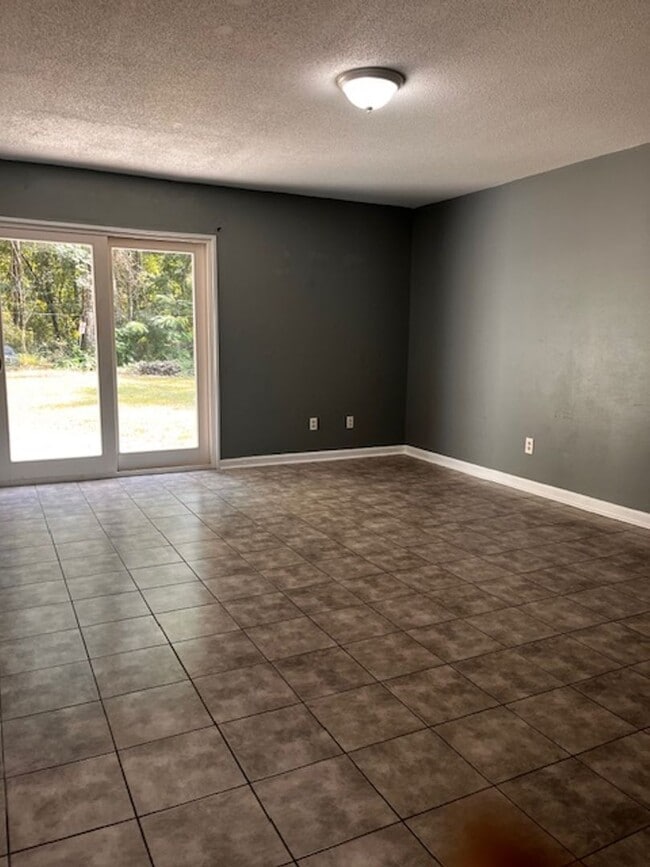 457 Emmett Whaley Rd in Crawfordville, FL - Building Photo - Building Photo