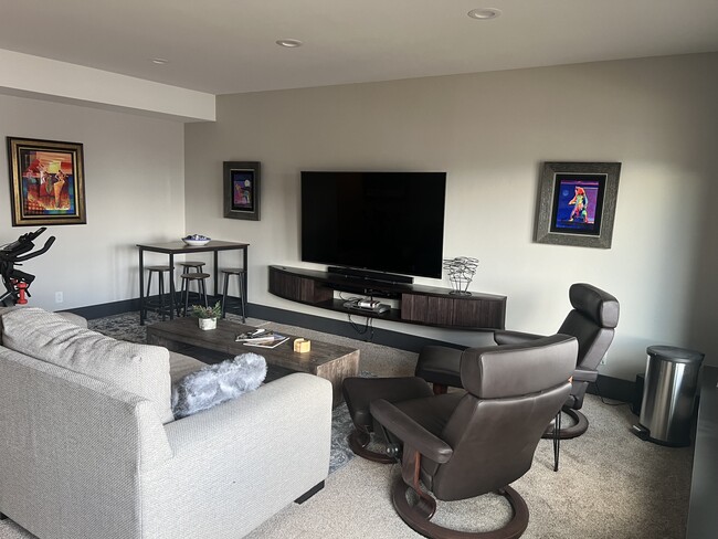 property at 5144 N Lauralwood St