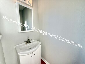 3327 Bridge Manor Dr in Kansas City, MO - Building Photo - Building Photo