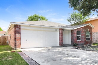 4815 Gypsy Forest Dr in Humble, TX - Foto de edificio - Building Photo