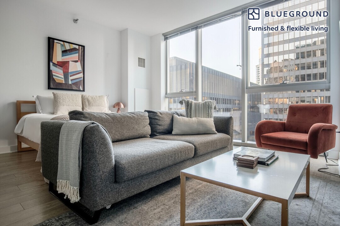 201 N Garland Ct in Chicago, IL - Building Photo