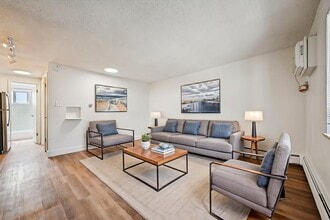 Verra Apartments in Denver, CO - Building Photo - Building Photo