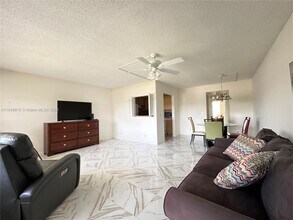 569 Fanshaw N in Boca Raton, FL - Building Photo - Building Photo