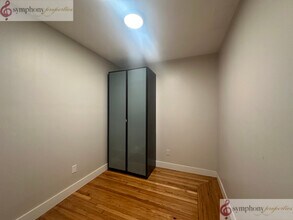 1109 Boylston St, Unit 12 in Boston, MA - Foto de edificio - Building Photo