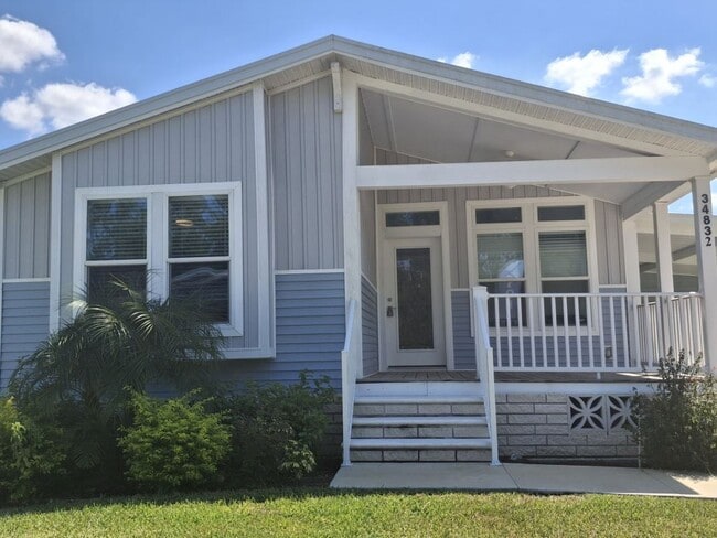 34832 Robins Song Rd in Zephyrhills, FL - Building Photo - Building Photo