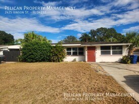 2425 Vinson Ave in Sarasota, FL - Building Photo