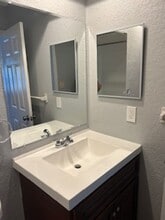 5005 Lillilea Ln in New Port Richey, FL - Building Photo - Building Photo